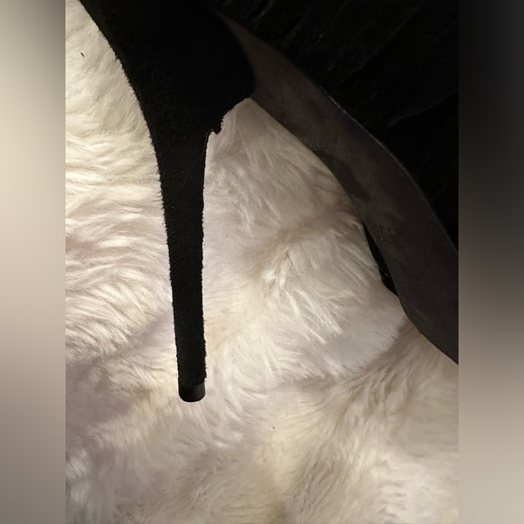 Gucci black suede fringe open top boots with zippered back size 38.5 - Picture 13 of 13